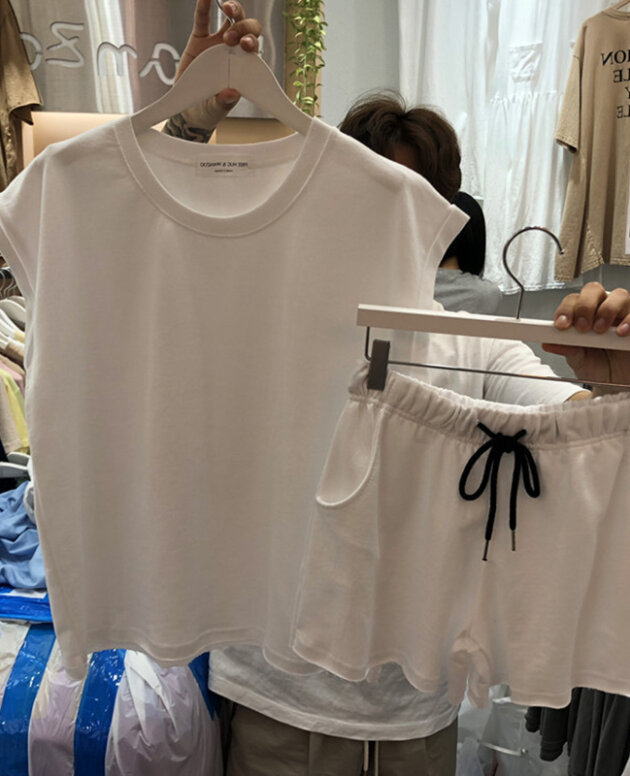 Casual sportswear suit